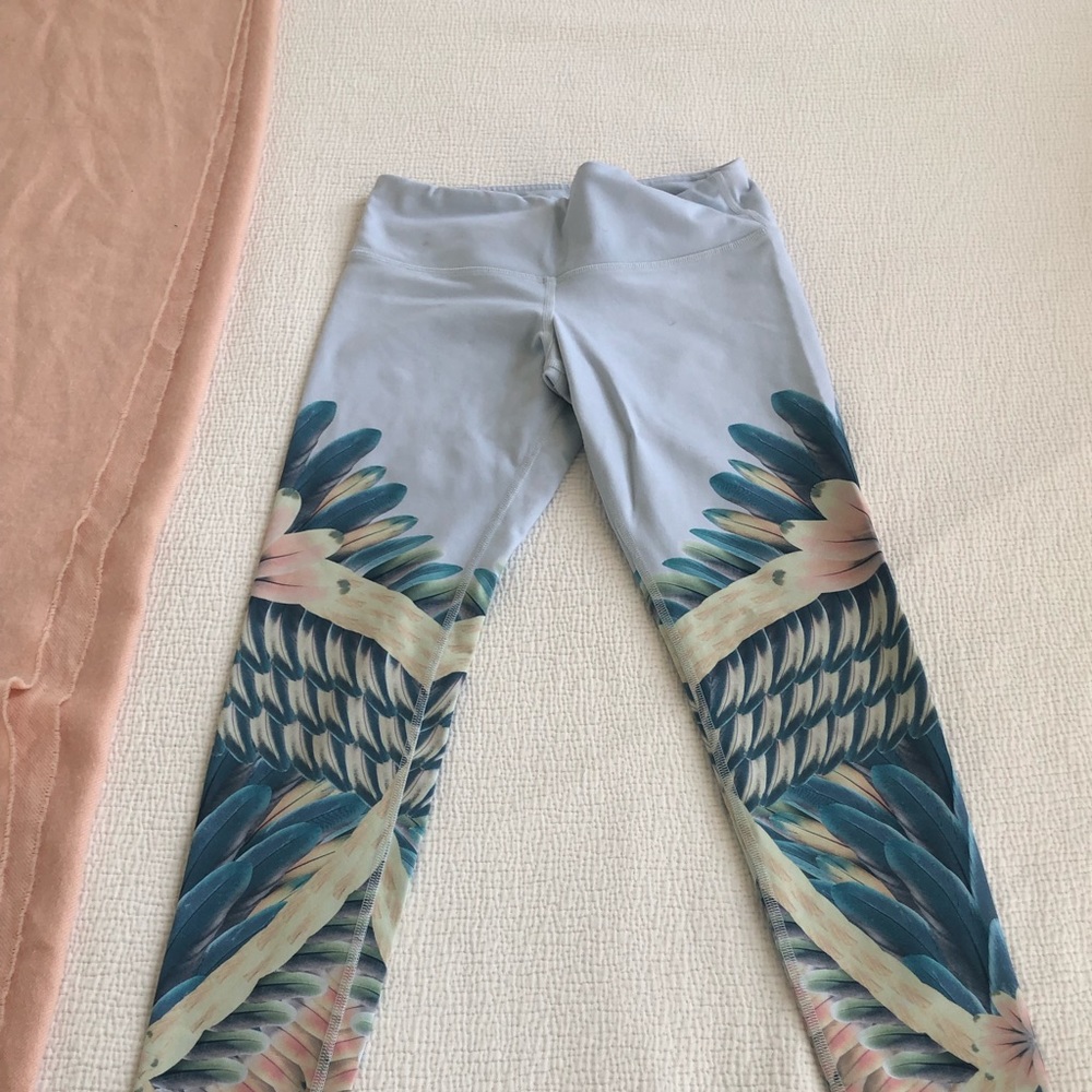 ALO light blue peacock design leggings | Size xs